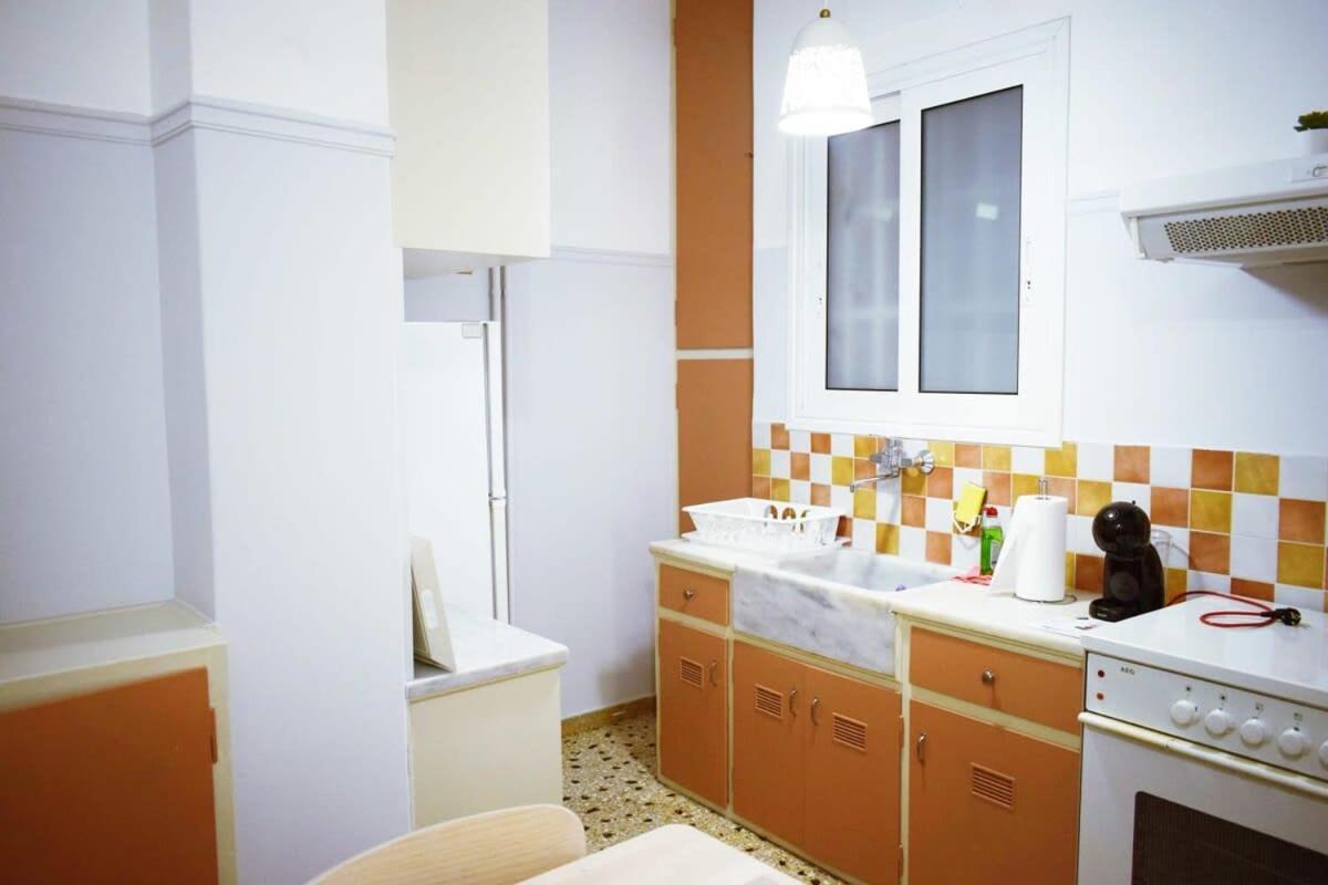 Stylish Apt In The Historic Heart Of The City Афины Экстерьер фото